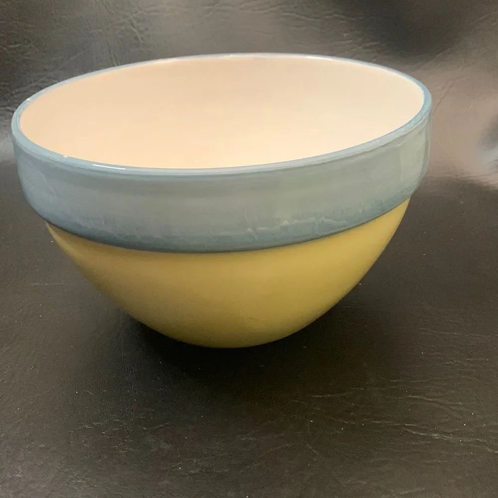 Yellow Blue White 2 Qt 8 Inch Round Decorative Serving Storing Farmhouse Kitchen